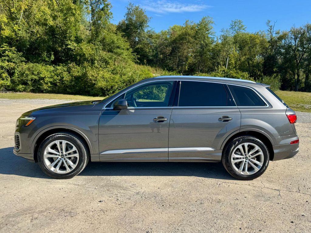 used 2025 Audi Q7 car, priced at $55,900