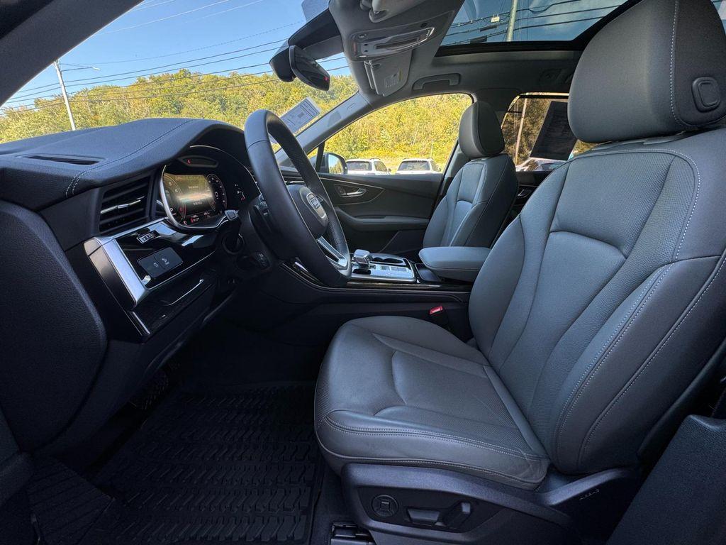 used 2025 Audi Q7 car, priced at $55,900