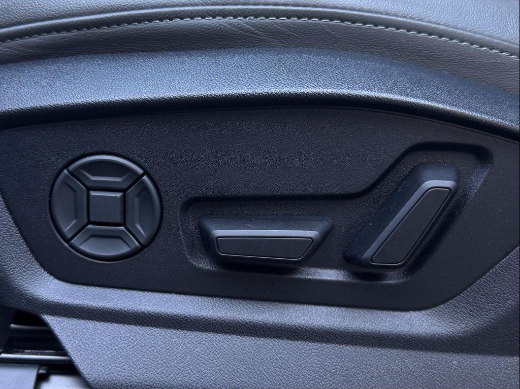 used 2025 Audi Q7 car, priced at $55,900