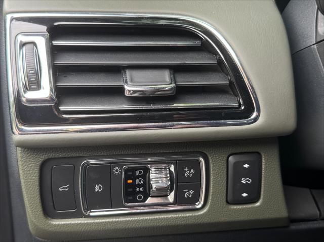 used 2022 Lincoln Navigator car, priced at $65,900