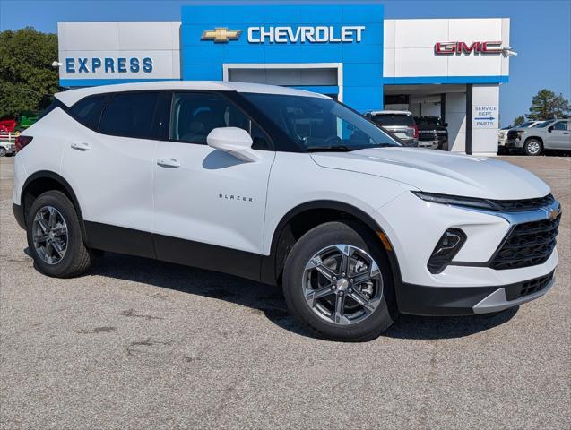 new 2025 Chevrolet Blazer car, priced at $33,670