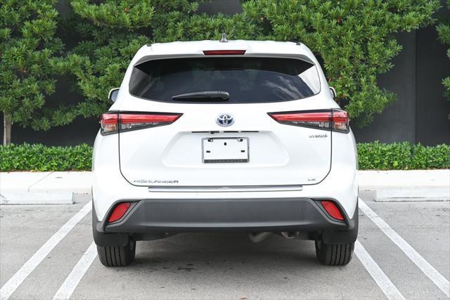 used 2022 Toyota Highlander Hybrid car, priced at $31,880