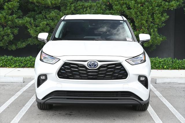 used 2022 Toyota Highlander Hybrid car, priced at $31,880