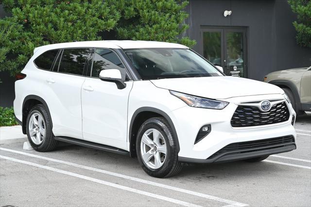 used 2022 Toyota Highlander Hybrid car, priced at $31,880