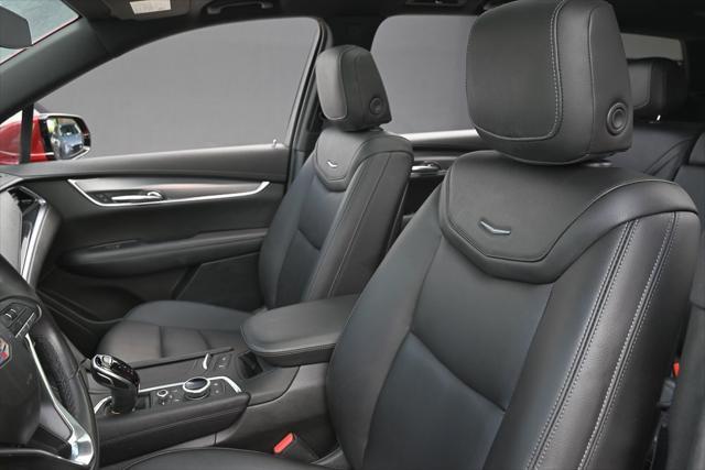 used 2022 Cadillac XT6 car, priced at $30,191