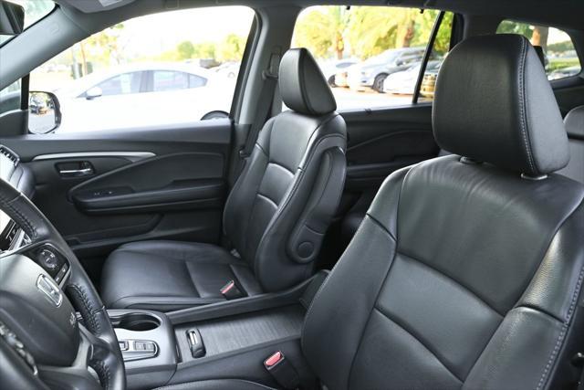 used 2022 Honda Pilot car, priced at $28,995