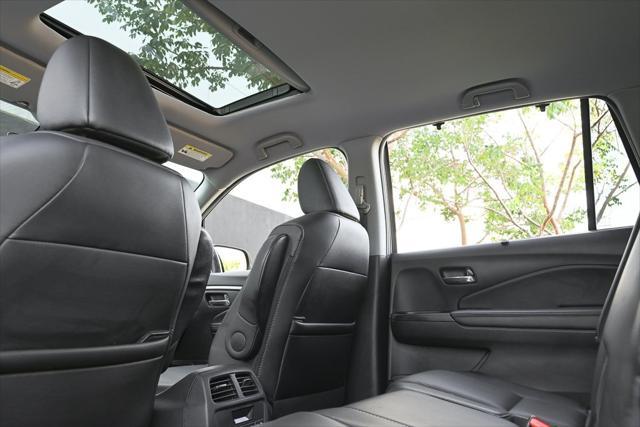 used 2022 Honda Pilot car, priced at $28,995