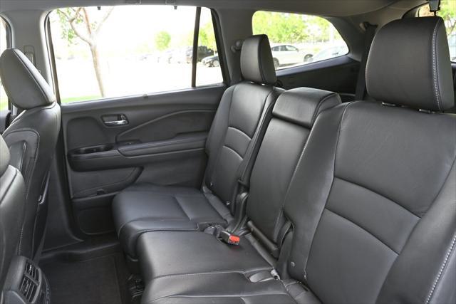 used 2022 Honda Pilot car, priced at $28,995