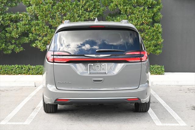 used 2022 Chrysler Pacifica car, priced at $18,881