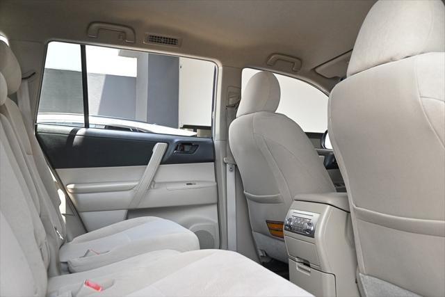 used 2013 Toyota Highlander car, priced at $14,891