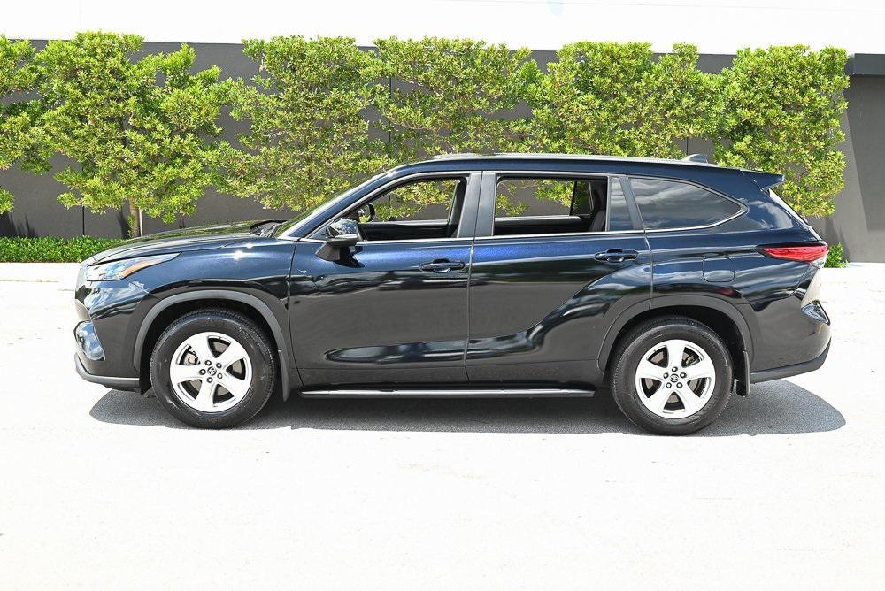 used 2023 Toyota Highlander car, priced at $30,388