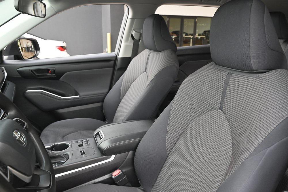 used 2023 Toyota Highlander car, priced at $30,388