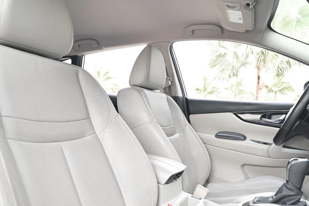 used 2018 Nissan Rogue Sport car, priced at $15,990