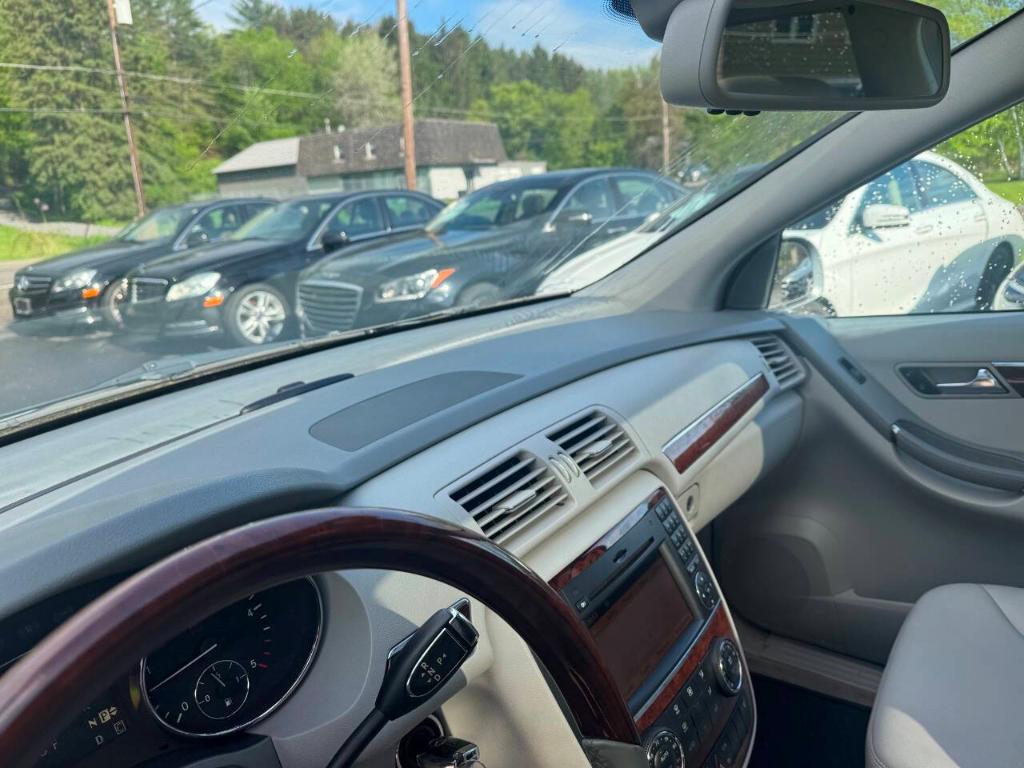 used 2010 Mercedes-Benz R-Class car, priced at $12,900