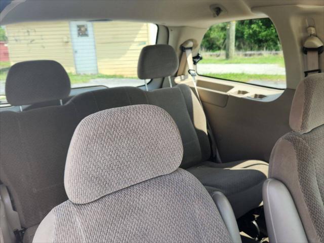 used 2002 Ford Windstar car, priced at $4,999