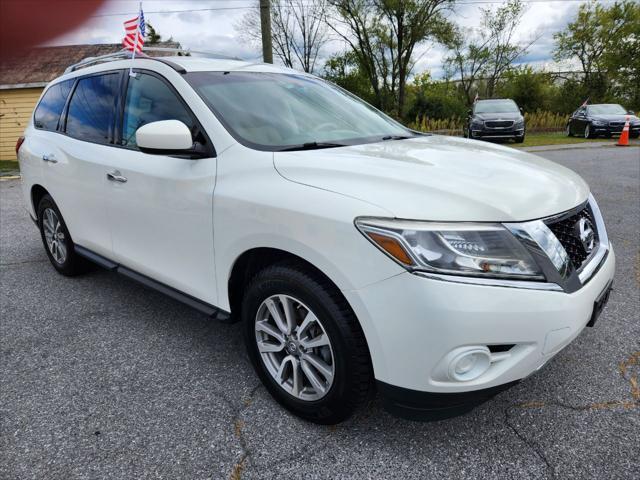 used 2013 Nissan Pathfinder car, priced at $9,999