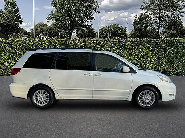used 2007 Toyota Sienna car, priced at $6,495