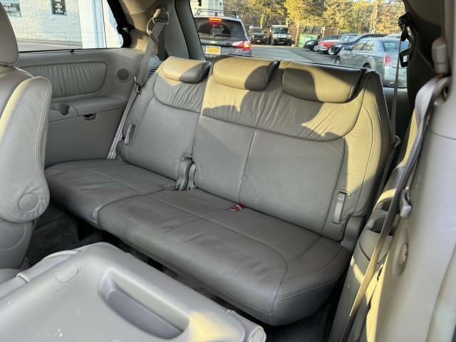 used 2007 Toyota Sienna car, priced at $6,495