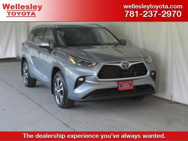 used 2022 Toyota Highlander car, priced at $38,191