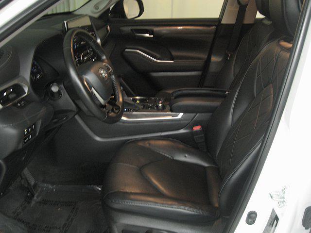 used 2023 Toyota Highlander car, priced at $38,991
