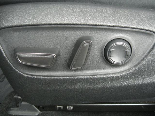 used 2023 Toyota Highlander car, priced at $37,990