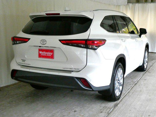 used 2021 Toyota Highlander car, priced at $34,490