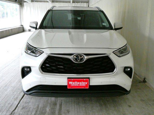 used 2021 Toyota Highlander car, priced at $34,490