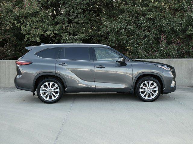 used 2021 Toyota Highlander car, priced at $37,690