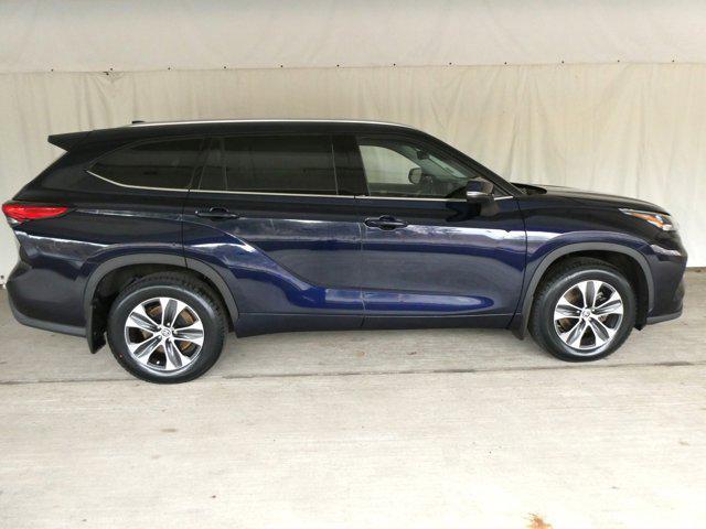 used 2020 Toyota Highlander car, priced at $30,490