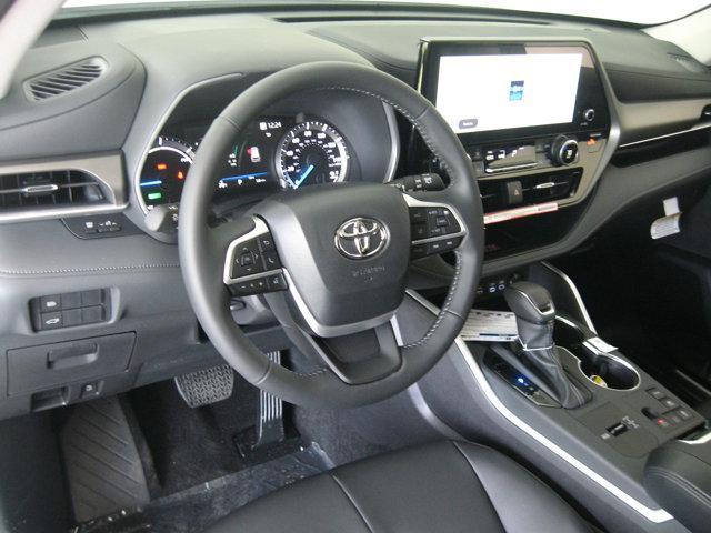 new 2025 Toyota Highlander Hybrid car, priced at $50,812