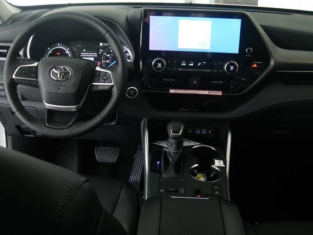 new 2025 Toyota Highlander Hybrid car, priced at $50,812