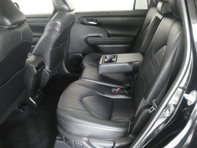 used 2021 Toyota Highlander car, priced at $29,990
