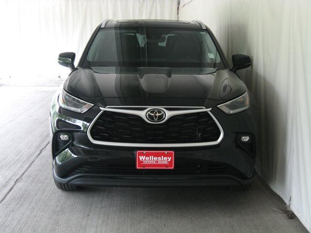 used 2021 Toyota Highlander car, priced at $29,990