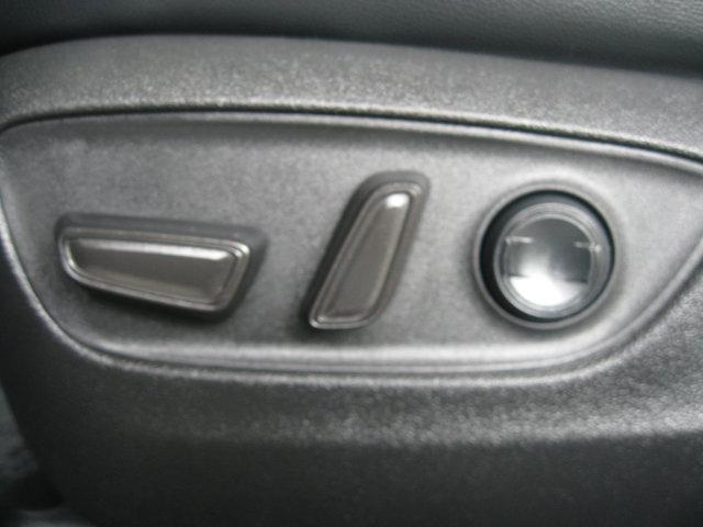 used 2022 Toyota Highlander car, priced at $35,990