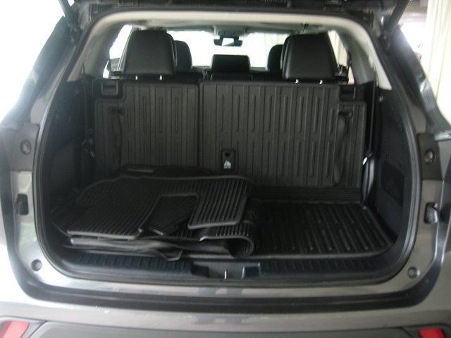 used 2022 Toyota Highlander car, priced at $35,990