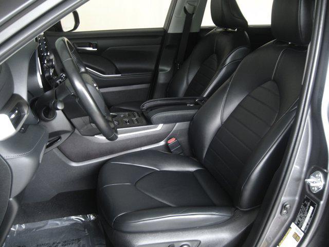 used 2022 Toyota Highlander car, priced at $35,990
