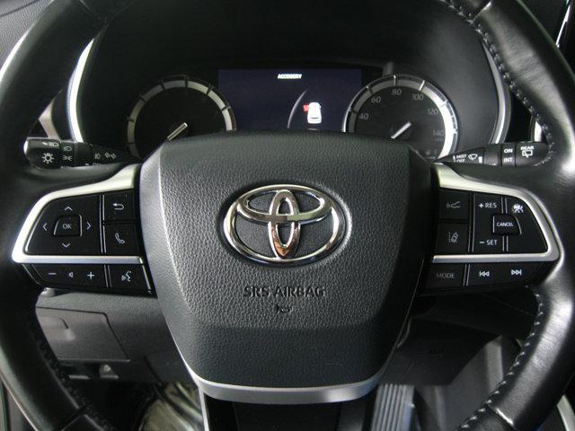 used 2022 Toyota Highlander car, priced at $35,990