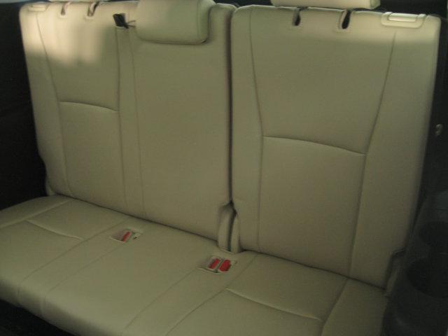 used 2022 Toyota Highlander car, priced at $35,490