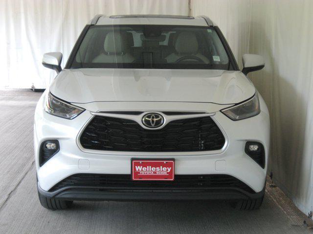 used 2022 Toyota Highlander car, priced at $35,490