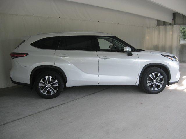 used 2022 Toyota Highlander car, priced at $35,490