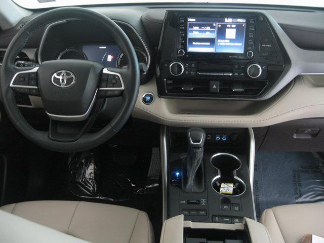 used 2022 Toyota Highlander car, priced at $35,490