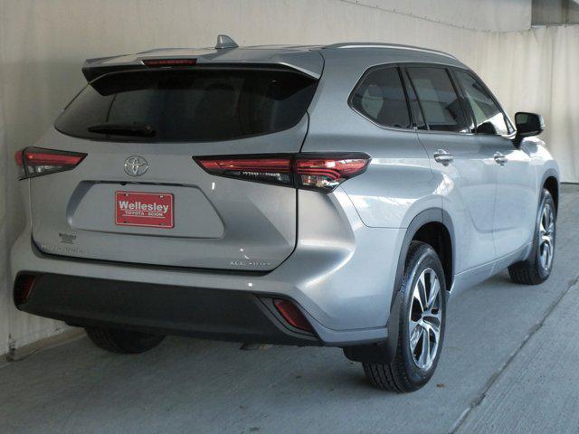 used 2021 Toyota Highlander car, priced at $35,691