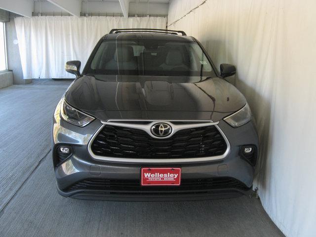 used 2023 Toyota Highlander car, priced at $31,490