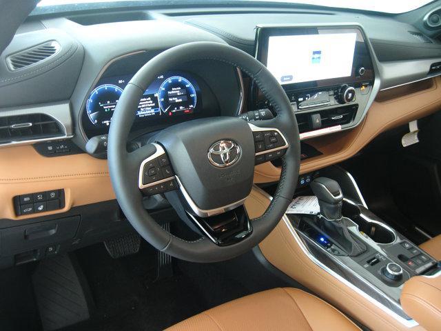 new 2025 Toyota Highlander car, priced at $54,143