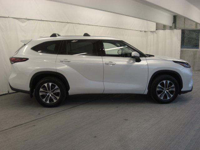 used 2022 Toyota Highlander car, priced at $35,491