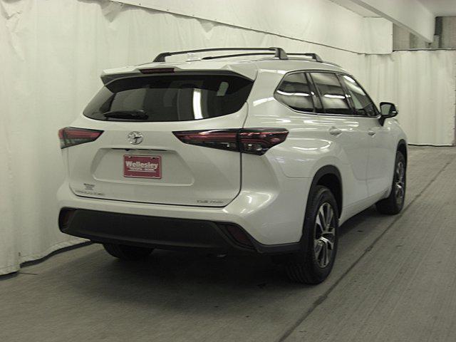used 2022 Toyota Highlander car, priced at $35,491