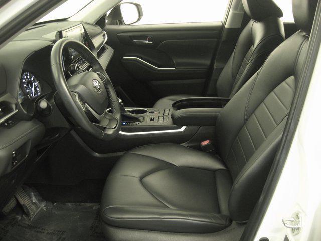 used 2022 Toyota Highlander car, priced at $35,491