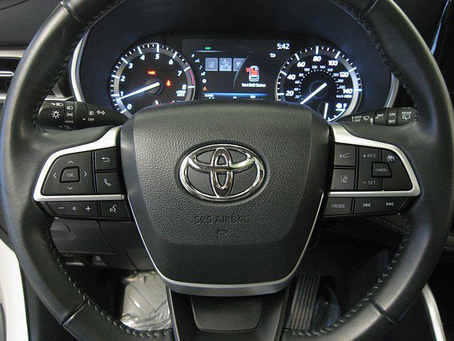 used 2022 Toyota Highlander car, priced at $35,491