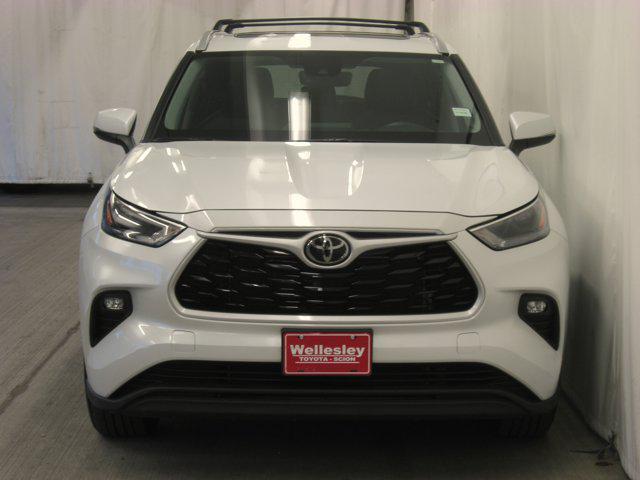 used 2022 Toyota Highlander car, priced at $35,491
