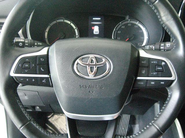 used 2022 Toyota Highlander car, priced at $33,990
